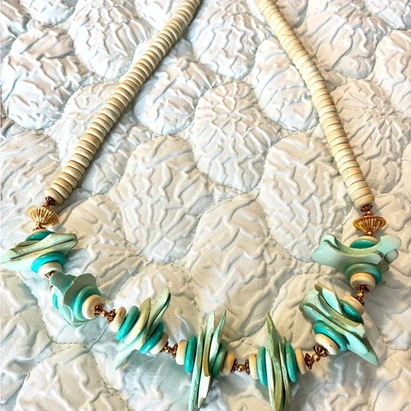 Beachy Coconut Dyed Turquoise Beads Necklace - Picture 3 of 4